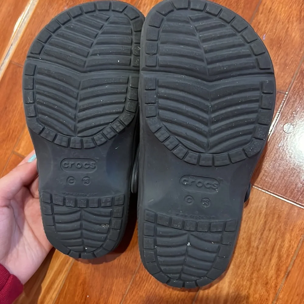 black kids crocs - Picture 2 of 2
